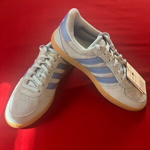 Light Gray & Blue Men's Suede Sneakers